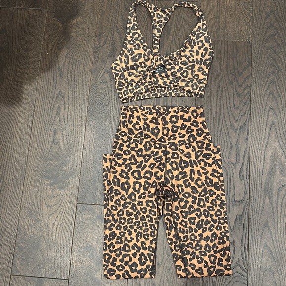 Beach Riot Leopard Print Piper Workout Set - Picture 2 of 7